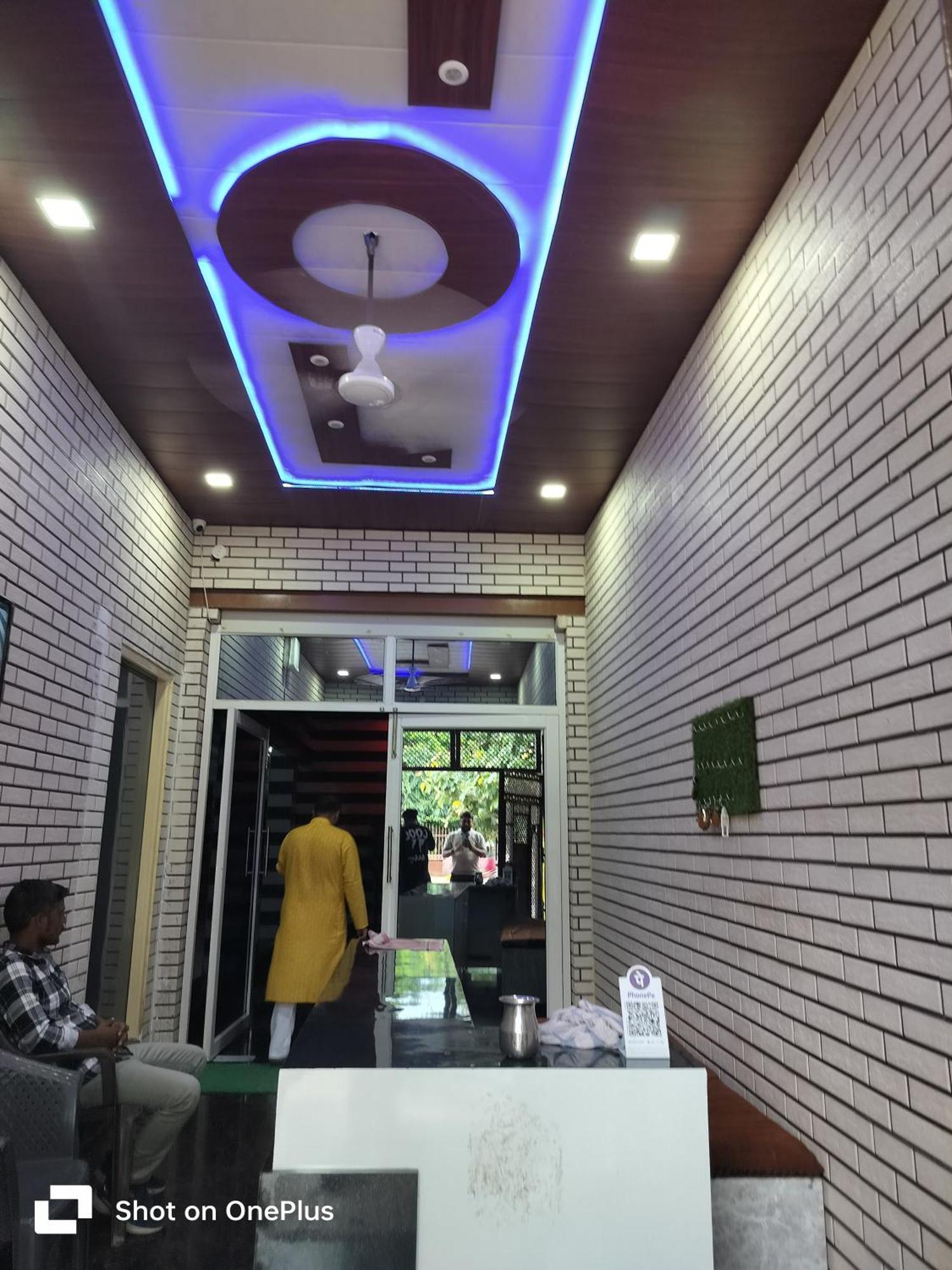 M&S Seva Sadan Hotel Govardhan Ngoại thất bức ảnh